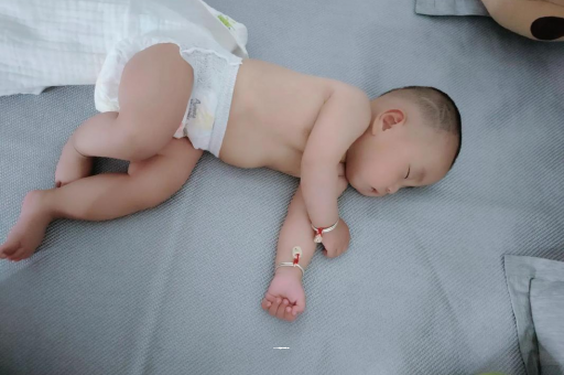 南阳没满月的宝宝